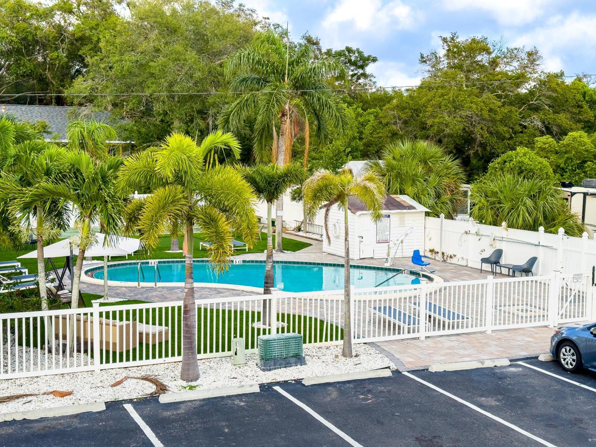 2Q Beds Studio Apt With Shared Pool 01 Clearwater Exterior foto